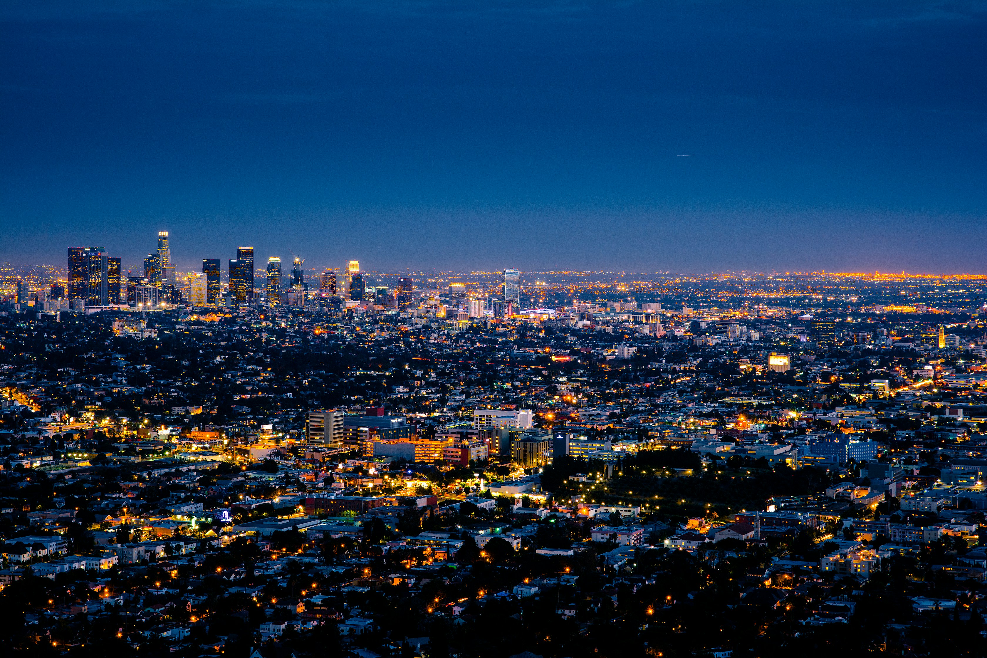 Stadtpanorama bei Nacht